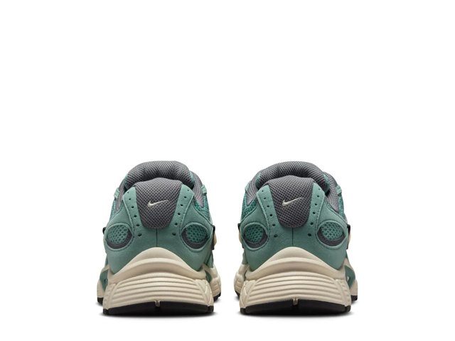 V5 RNR Sneaker - Women's