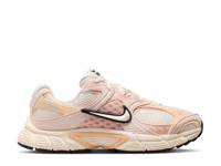 V5 RNR Sneaker - Women's Bright Pink view