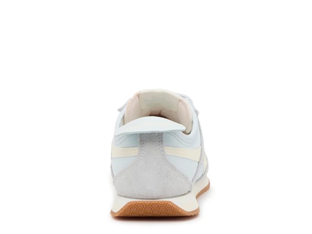 R400 Sneaker - Women's