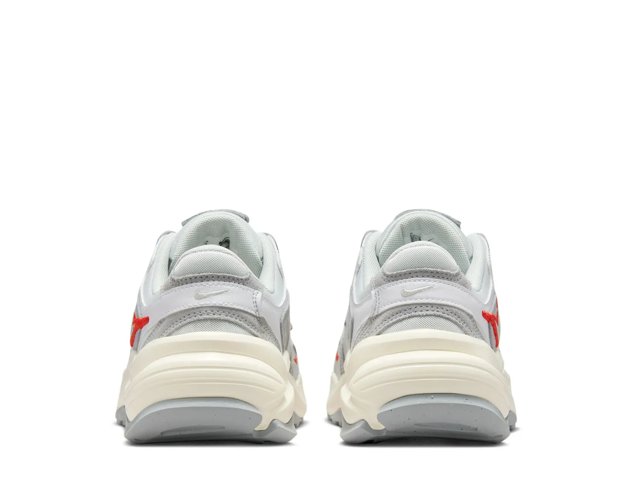 AL8 Sneaker - Women's