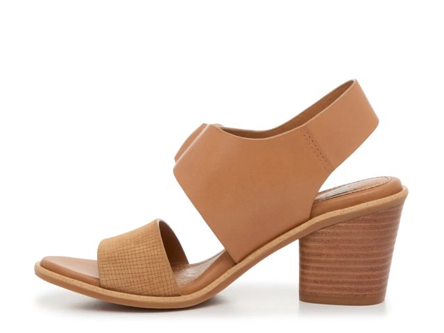 Martina Sandal