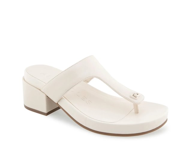 Clio Sandal