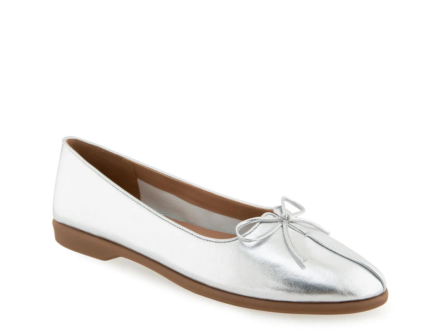 Novia Ballet Flat - image 4