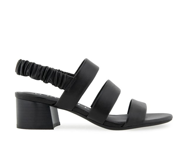 Clarissa Sandal
