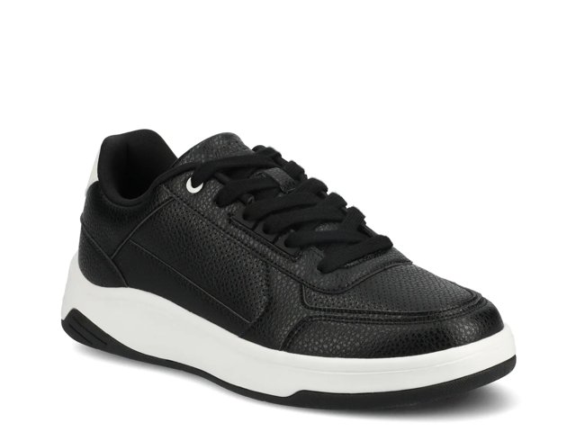 Swift Casual Sneaker