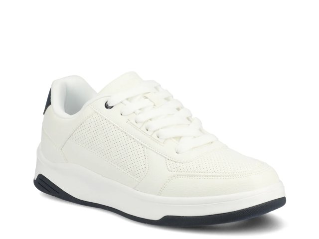 Swift Casual Sneaker