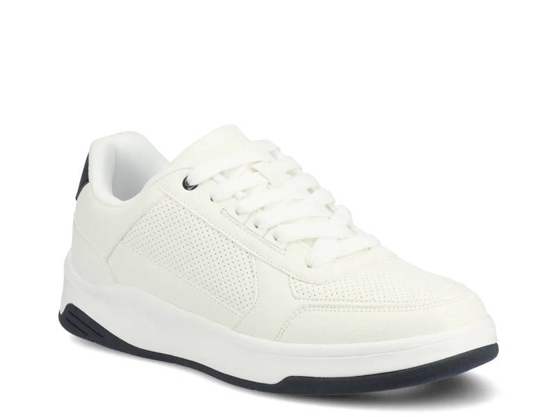 Swift Casual Sneaker