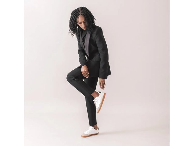 Lummie Sneaker - Women's