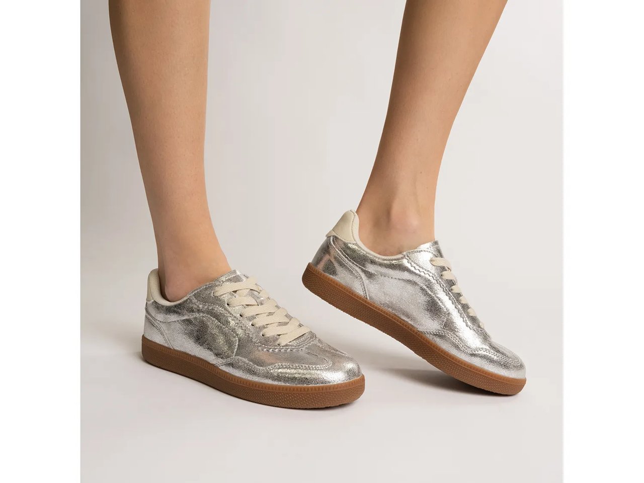 Lummie Sneaker - Women's