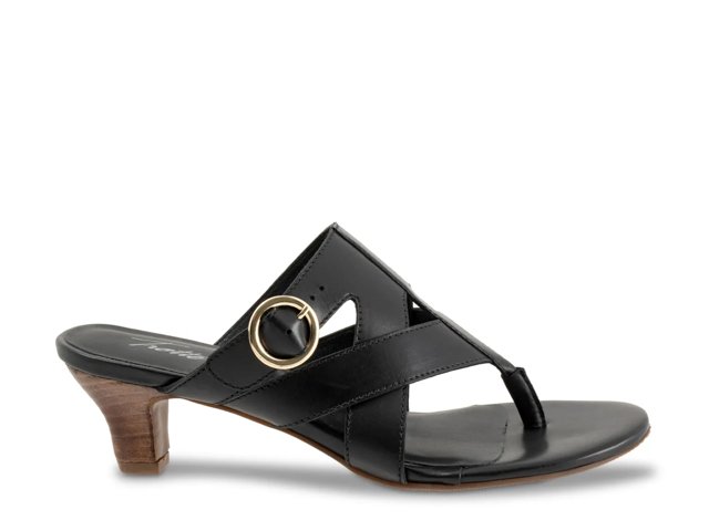 Nikki Sandal