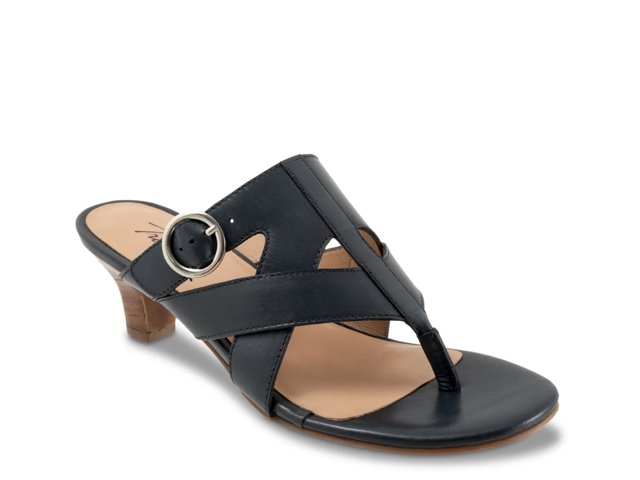 Nikki Sandal