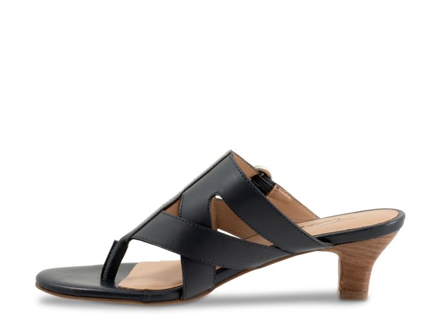 Nikki Sandal