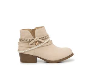 Click to shop kids' shoes at DSW Designer Shoe Warehouse.