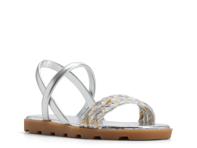 Narine Sandal