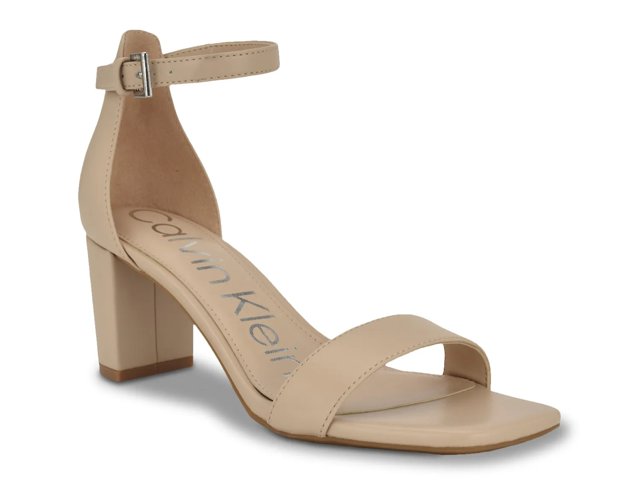 Nolene Sandal