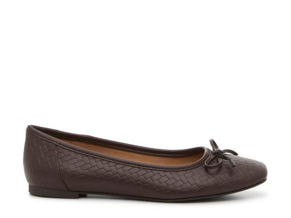 Featuring Crown Vintage Nakia Ballet Flat