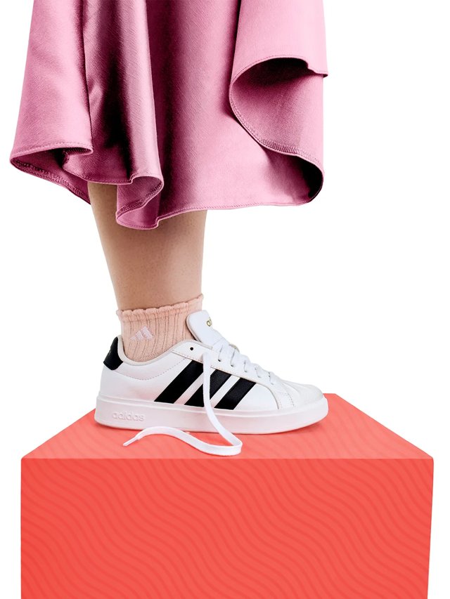 Streettalk Sneaker - Women's