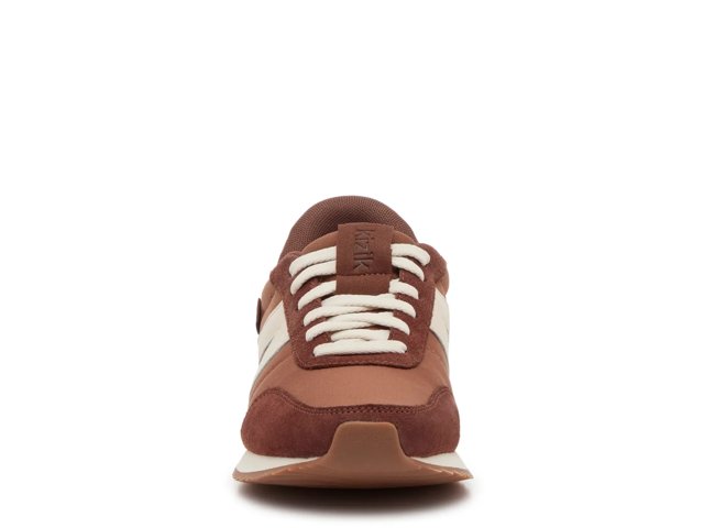 Milan Hands-Free Sneaker