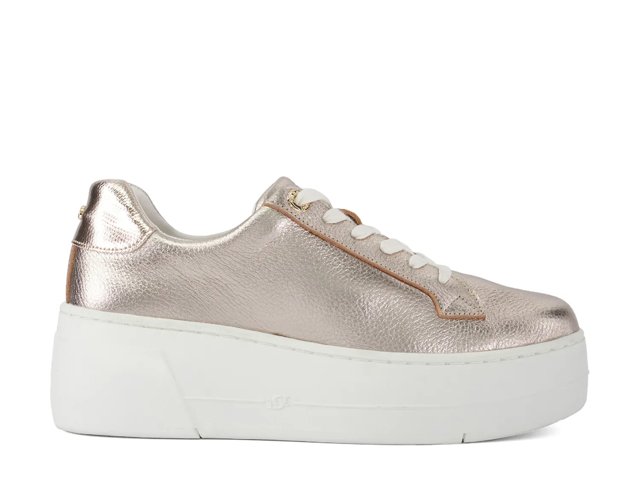 Episode Core Platform Sneaker - Women's