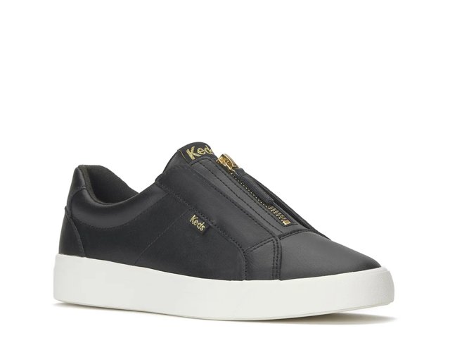 Pursuit Sneaker - Women's