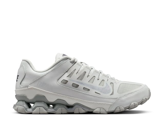 Reax 8 TR Sneaker - Women's