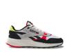 Classic Leather 2400 Sneaker White/Black/Red view