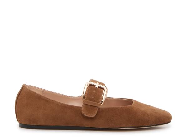 Click to shop women's flats at DSW Designer Shoe Warehouse.