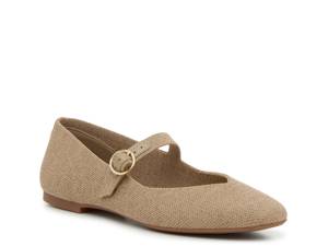 Click to shop women's flats at DSW Designer Shoe Warehouse.