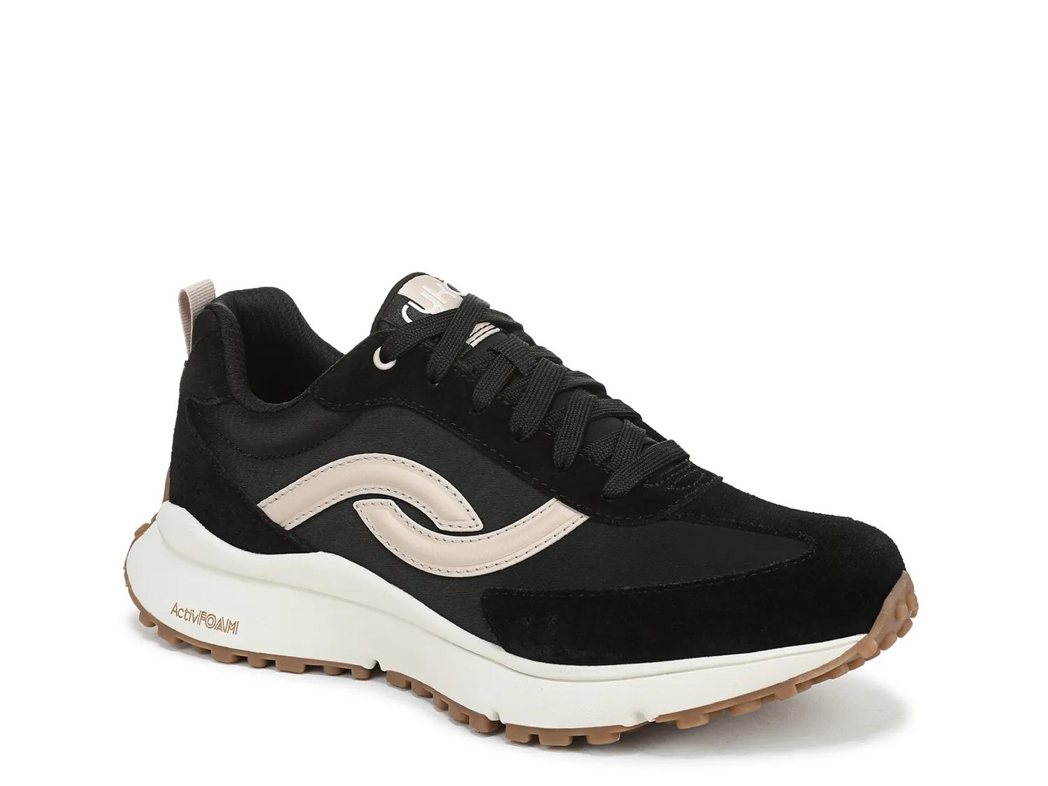 Jetsetter Sneaker - image 3