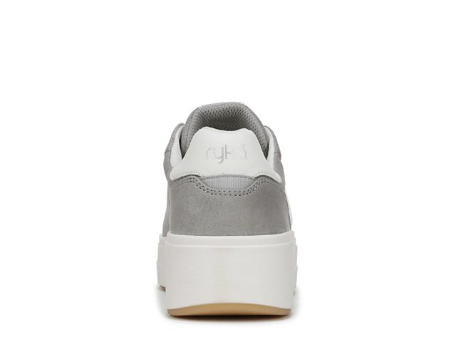 Viv Max Platform Sneaker