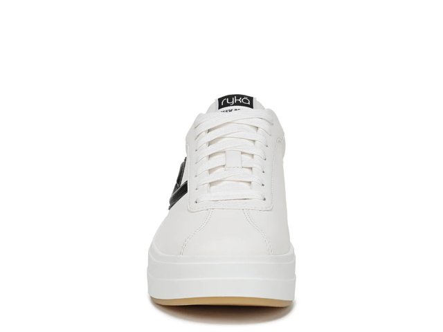 Viv Max Platform Sneaker