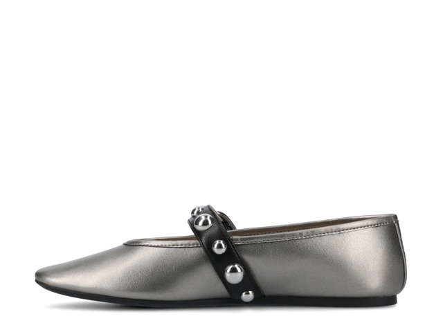 Naveah Mary Jane Flat