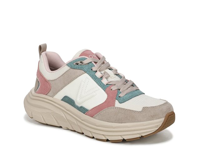 Walk Max Skyline Sneaker - Women's