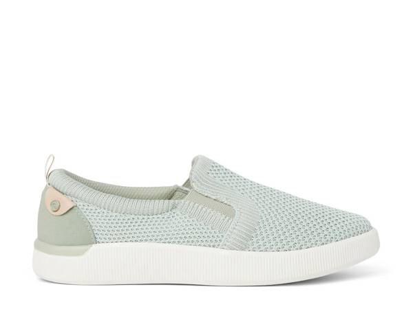Click to shop women's Reef at DSW Designer Shoe Warehouse.