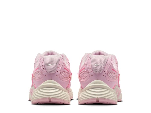 V5 RNR Sneaker - Women's