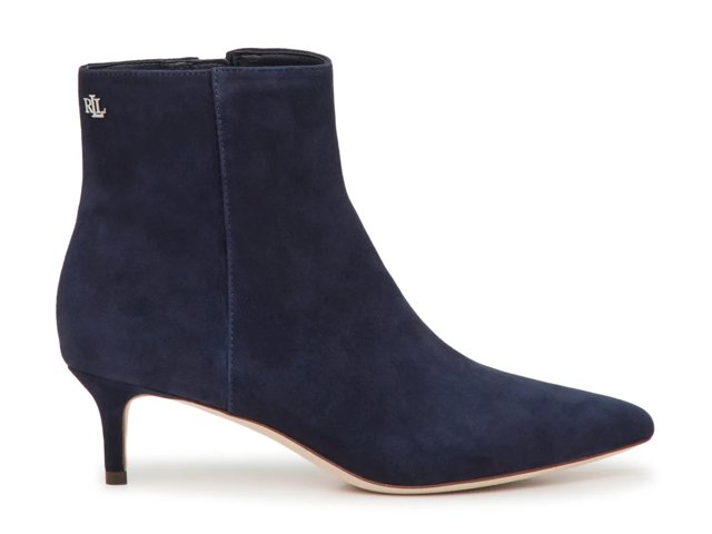 (取寄) ローレン ラルフローレン レディース マッケイ スエード ブーティ ヒール Lauren Ralph Lauren women McKay Suede Bootie Heel Lauren Navy Lauren Ralph Lauren McKay Bootie - Free Shipping | DSW