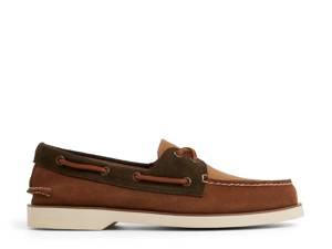Click to shop men's boat shoes at DSW Designer Shoe Warehouse.