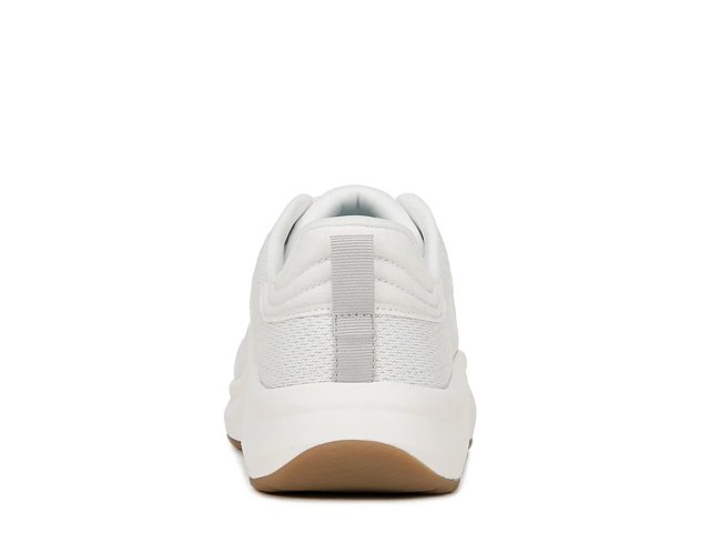 Feel At Ease Sneaker