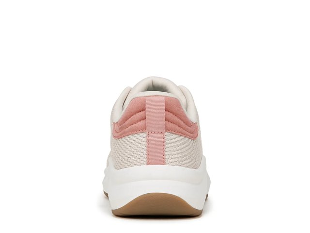 Feel At Ease Sneaker