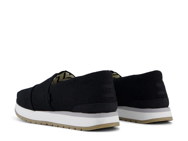 Resident Plus Sneaker - Women's