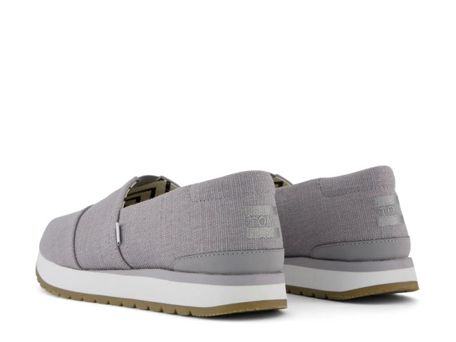 Resident Plus Sneaker - Women's