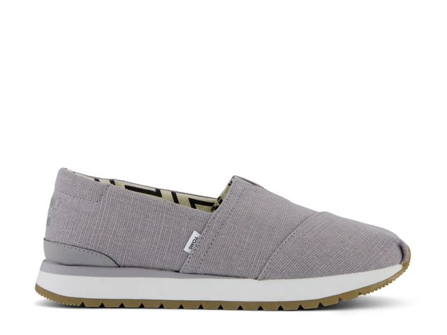 Resident Plus Sneaker - Women's