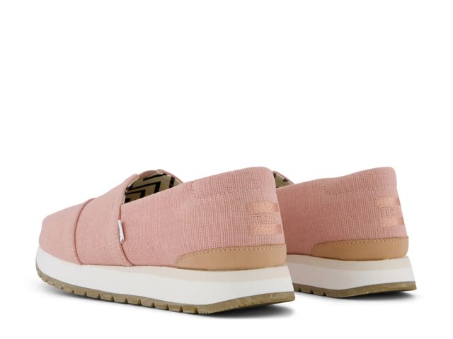 Resident Plus Sneaker - Women's