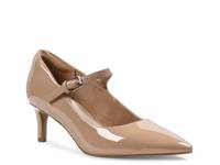 Total Motion Chase Pump Natural Beige view