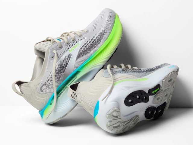 キョーです。 Brooks Adrenaline 25 Running Shoe - Men's - Free Shipping | DSW