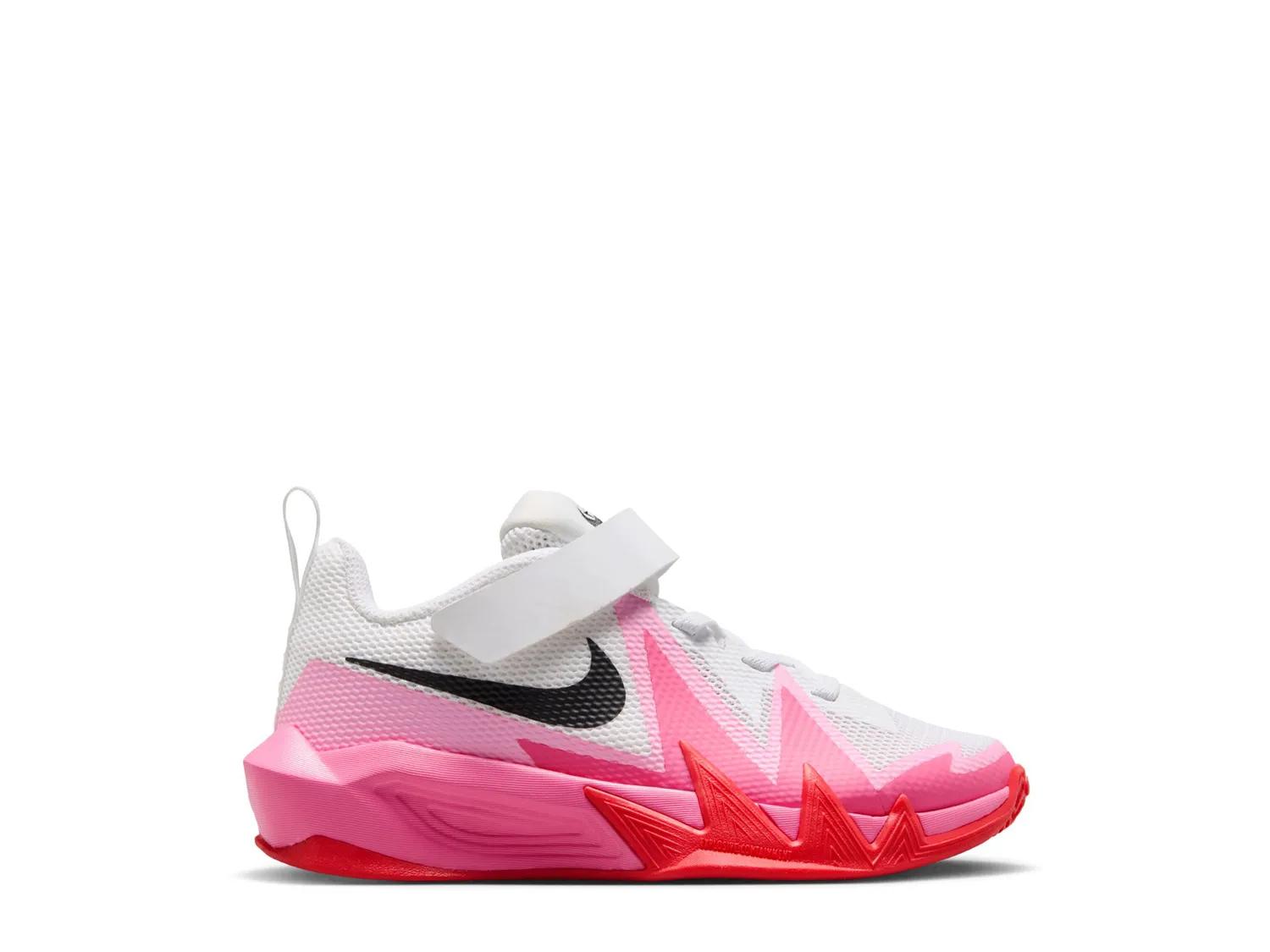 Girl's Athleisure Nike S.T. Dynamite Sneaker