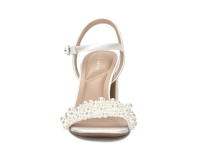 Evelina Sandal