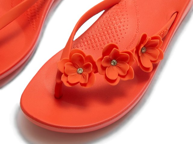 FitFlop iQushion Flower Flip Flop - Free Shipping | DSW