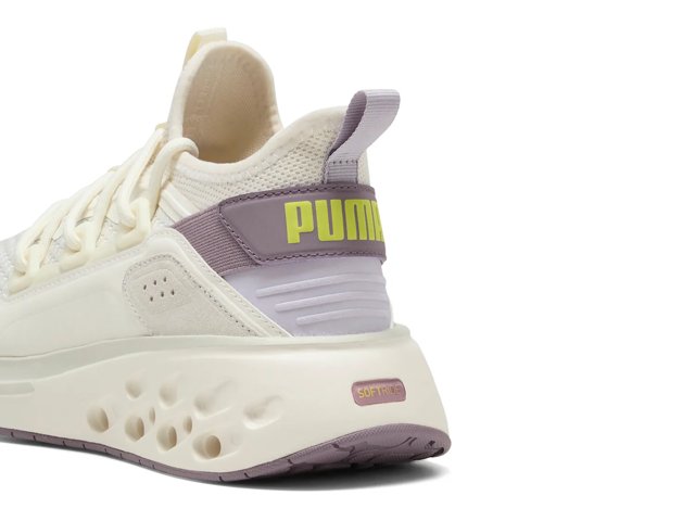 Softride Frequence Street Sneaker - Women's