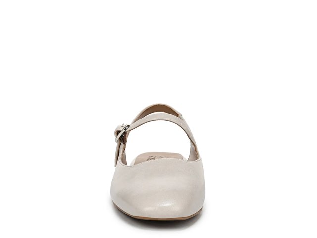 Anikka Mary Jane Flat